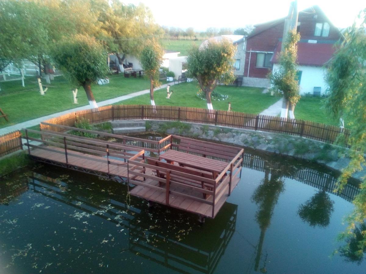 Pensiunea ,,La Struti" Târgu Neamț Zewnętrze zdjęcie